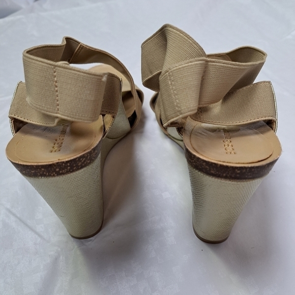 đť…şBCBGGENERATION Strapy wedges sandals - Picture 4 of 13